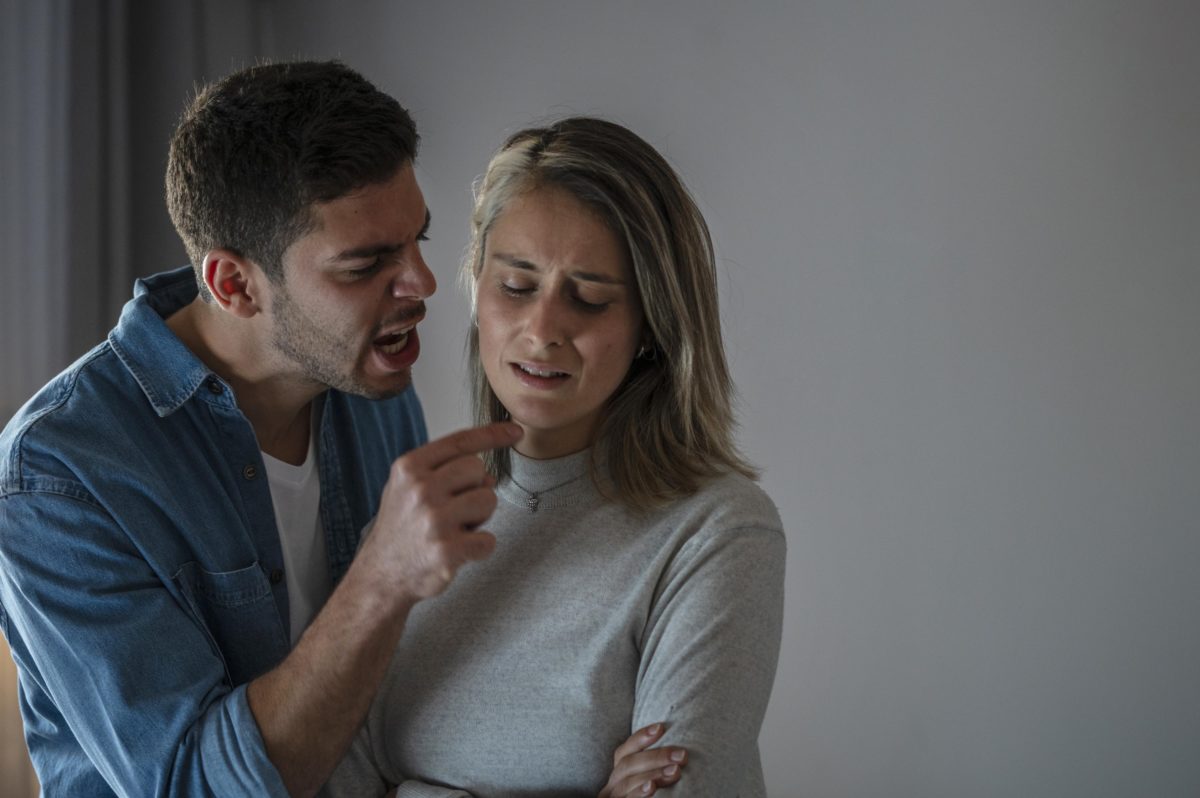 Relacionamento abusivo: 10 Sinais de que você está em um